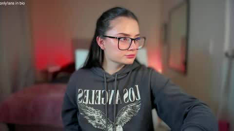 Snapshot of ninavolkov chatting on 02/26/25, 12:27 ninavolkov online show from 02/26/25, 12:27