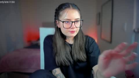 Snapshot of ninavolkov chatting on 03/02/25, 11:42 ninavolkov online show from 03/02/25, 11:42