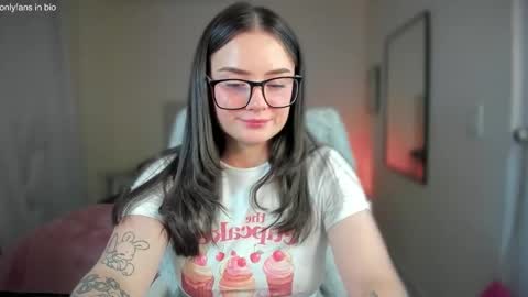 Snapshot of ninavolkov chatting on 03/11/25, 09:59 ninavolkov online show from 03/11/25, 09:59