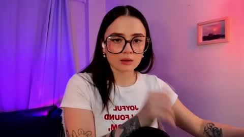 Snapshot of ninavolkov chatting on 09/24/25, 11:08 ninavolkov online show from 09/24/25, 11:08