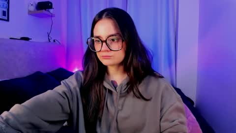 Snapshot of ninavolkov chatting on 10/01/25, 11:33 ninavolkov online show from 10/01/25, 11:33