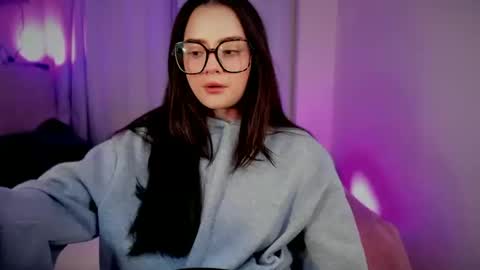 Snapshot of ninavolkov chatting on 10/15/25, 10:21 ninavolkov online show from 10/15/25, 10:21