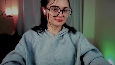 Snapshot of ninavolkov chatting on 10/27/25, 11:20 ninavolkov online show from 10/27/25, 11:20