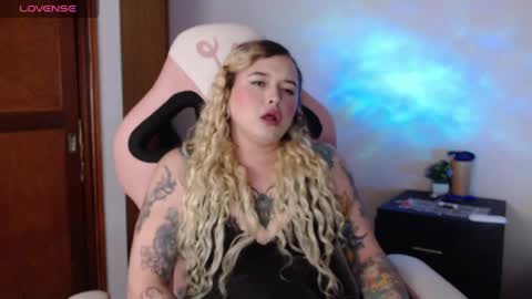 Snapshot of ninaxxstorm chatting on 09/27/25, 02:38 Nina online show from 09/27/25, 02:38