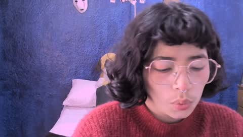 Nina online show from 01/11/25, 02:47