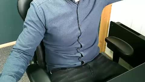 Nineinches online show from 02/17/25, 12:38