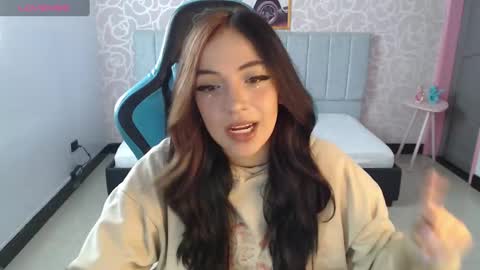 Snapshot of ninfa_ch chatting on 12/21/24, 11:22 Ninfa online show from 12/21/24, 11:22