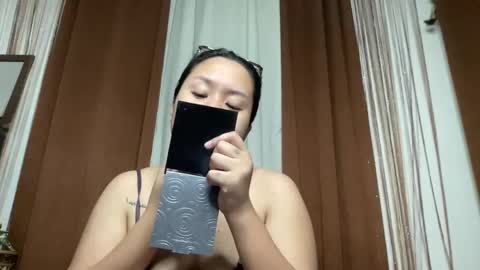 nini_luvskorn online show from 04/10/26, 11:04