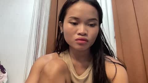 nini_luvskorn online show from 05/17/26, 10:44