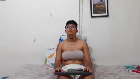 nini_smith online show from 04/14/26, 06:41