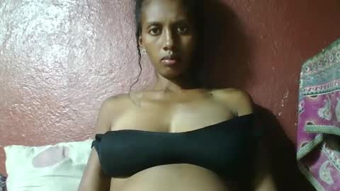 ninie246746 online show from 02/05/25, 01:00