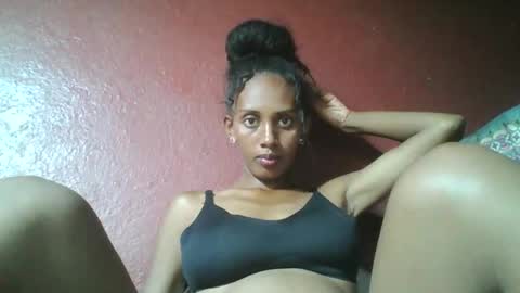 ninie246746 online show from 02/08/25, 05:50