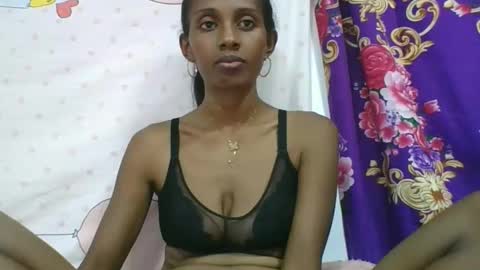 ninie246746 online show from 03/22/26, 08:45