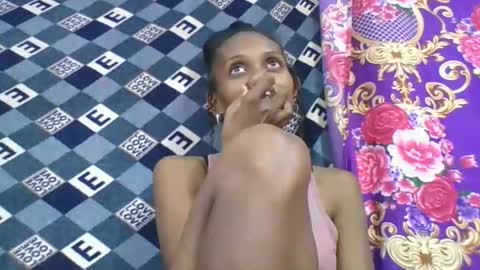 ninie246746 online show from 04/01/26, 04:35