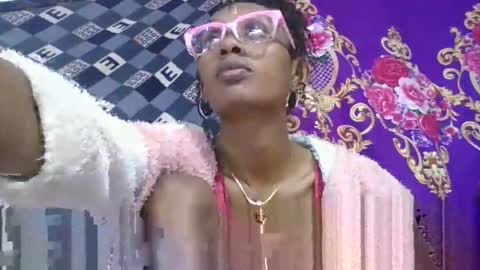 ninie246746 online show from 04/13/26, 06:52