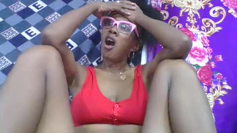 ninie246746 online show from 04/14/26, 06:41