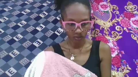 ninie246746 online show from 04/15/26, 05:36