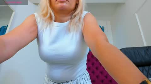 nina dee online show from 07/01/26, 04:14