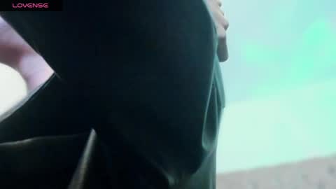 Ninon Beart online show from 04/07/26, 05:30