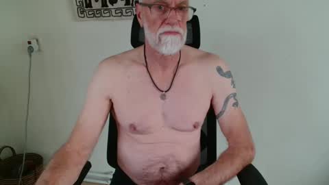 nipplesilverdad55 online show from 11/10/25, 09:08