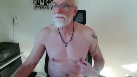 nipplesilverdad55 online show from 01/14/26, 10:54