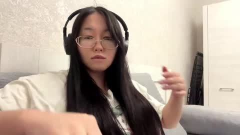 Snapshot of niranirachan chatting on 04/12/26, 10:04 Nira online show from 04/12/26, 10:04