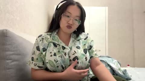 Snapshot of niranirachan chatting on 04/15/26, 10:32 Nira online show from 04/15/26, 10:32