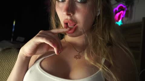 nirvanaa__ online show from 12/01/25, 02:38