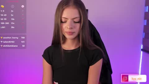 Snapshot of nix_kyy chatting on 01/06/25, 08:57 Nicki online show from 01/06/25, 08:57