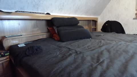 nixan85 online show from 02/02/25, 02:45