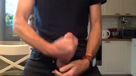 nixomuc online show from 11/08/25, 10:37