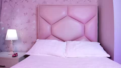   ambarsulliva  online show from 12/03/25, 11:30