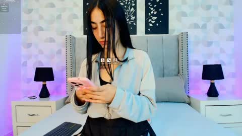 NATHALIA MORENO online show from 04/28/26, 12:21