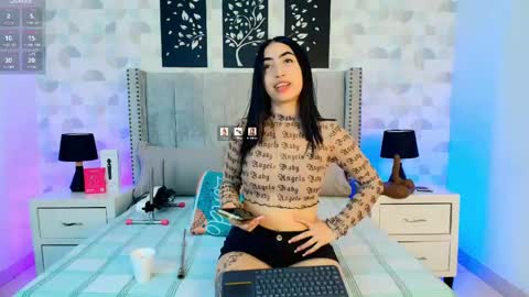 NATHALIA MORENO online show from 05/22/26, 12:22