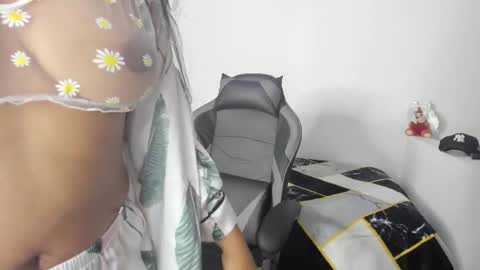 Snapshot of noa_morena_ chatting on 02/07/26, 10:46 My name is Milena but can you call me Mile online show from 02/07/26, 10:46