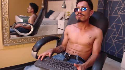 Snapshot of noaahtylor chatting on 02/09/26, 09:19 Noah online show from 02/09/26, 09:19