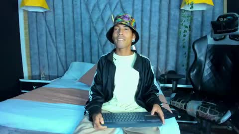 Noah online show from 05/12/26, 03:47