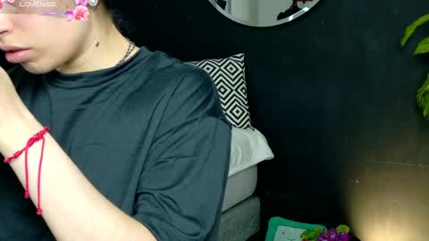 Snapshot of noah25_ chatting on 04/17/26, 03:31 Noah online show from 04/17/26, 03:31