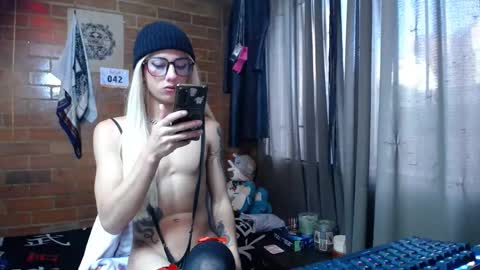 Snapshot of noah420sr chatting on 01/21/25, 01:32 noah420sr online show from 01/21/25, 01:32