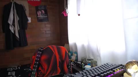 Snapshot of noah420sr chatting on 02/05/25, 01:00 noah420sr online show from 02/05/25, 01:00