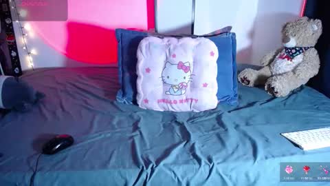 Snapshot of noah420sr chatting on 09/15/25, 12:49 noah420sr online show from 09/15/25, 12:49