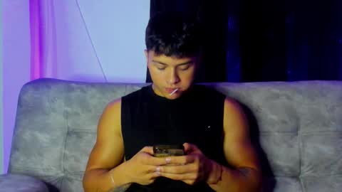 noah_223 online show from 12/15/25, 04:28