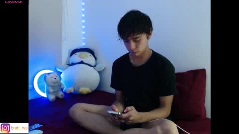 Snapshot of noah_blaze chatting on 12/17/25, 03:01 Noah Blaze online show from 12/17/25, 03:01