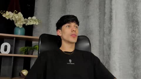 Noah Brigth online show from 02/25/25, 03:09