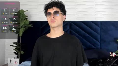 noah_dupont_ online show from 09/20/25, 07:15