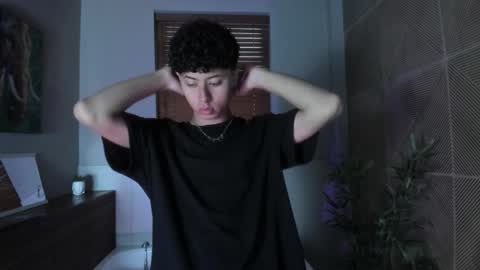 noah_dupont_ online show from 10/04/25, 11:52