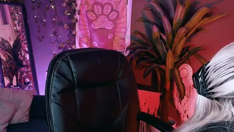 REAL name LiaDM are always open online show from 04/05/26, 01:52