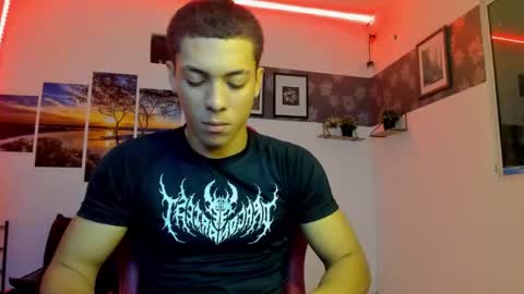 noah_flynn1 online show from 09/25/25, 04:38