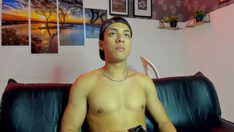 noah_flynn1 online show from 02/10/26, 09:46