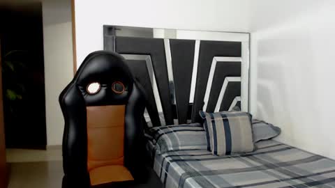 Noah Harris01 online show from 09/19/25, 09:43